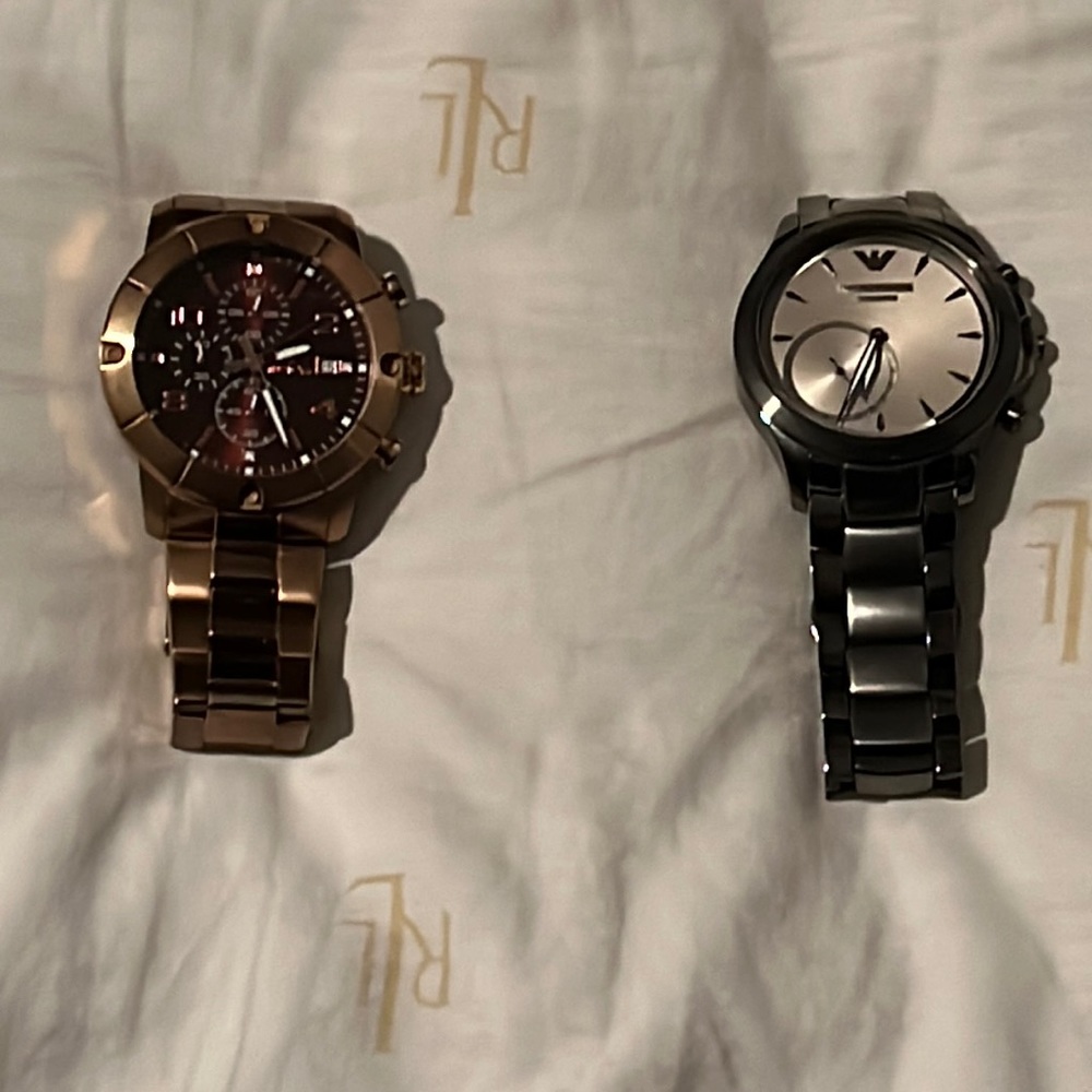 2 invictas watch new selling. Gold watch good price